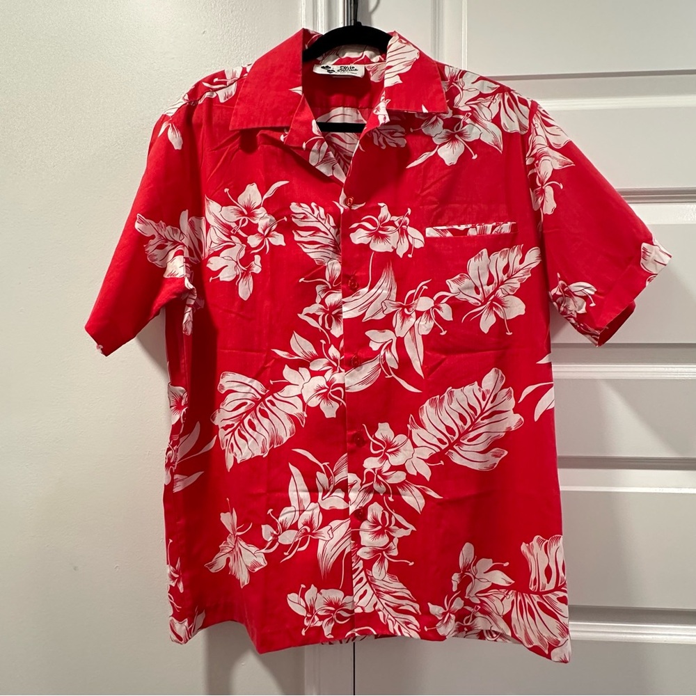 Hilo Hattie Red and White Floral Button Down Shirt Size Large